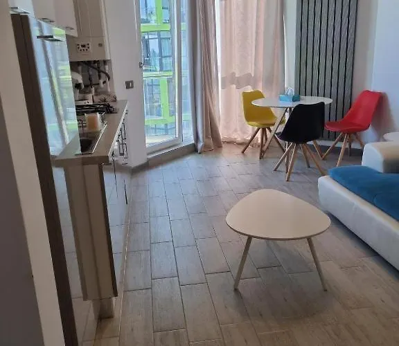 Hampton 4 By Alz Năvodari